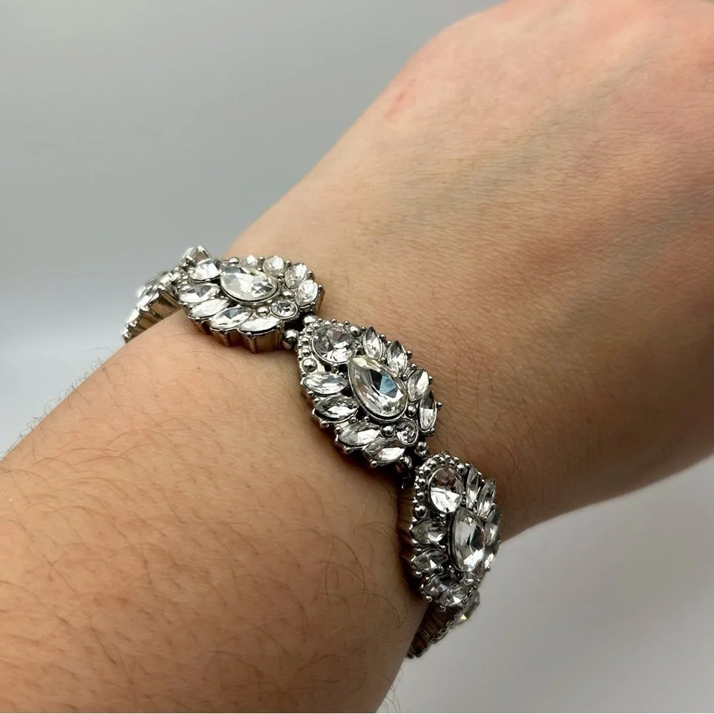 Rhinestone Sparkle Floral Leaf Stretch Bracelet Silver Tone Princess Statement